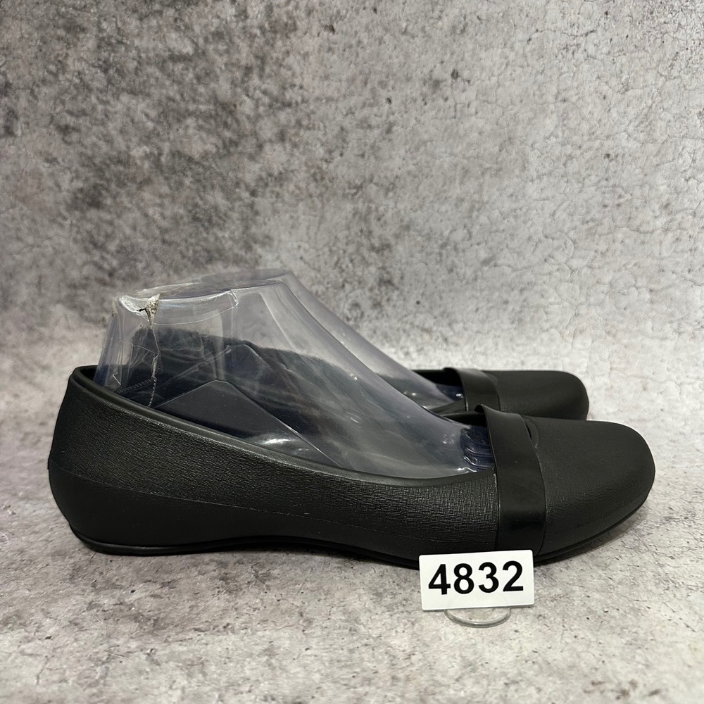 Crocs Brynn Ballet Flats Women Size 9 Black Slip On Glossy Cap Toe Comfort Shoe